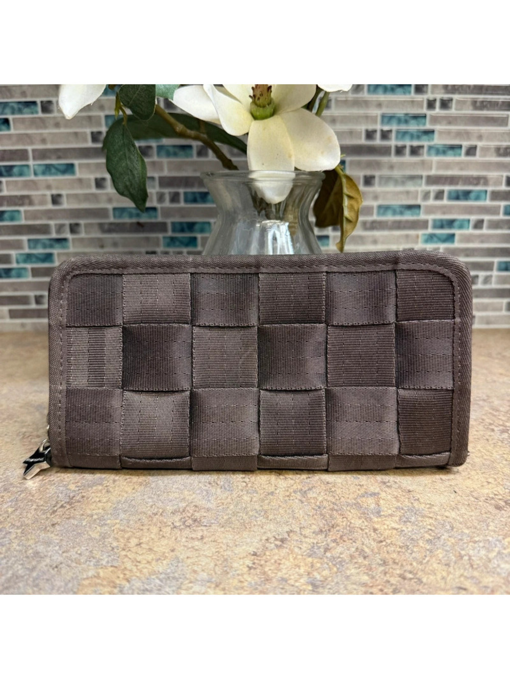 Harveys Original Seatbelt Bag Classic Zip Around Wallet Clutch Espresso Brown